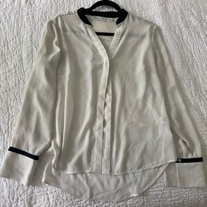 White, lightweight long sleeve New York & Company button up top.